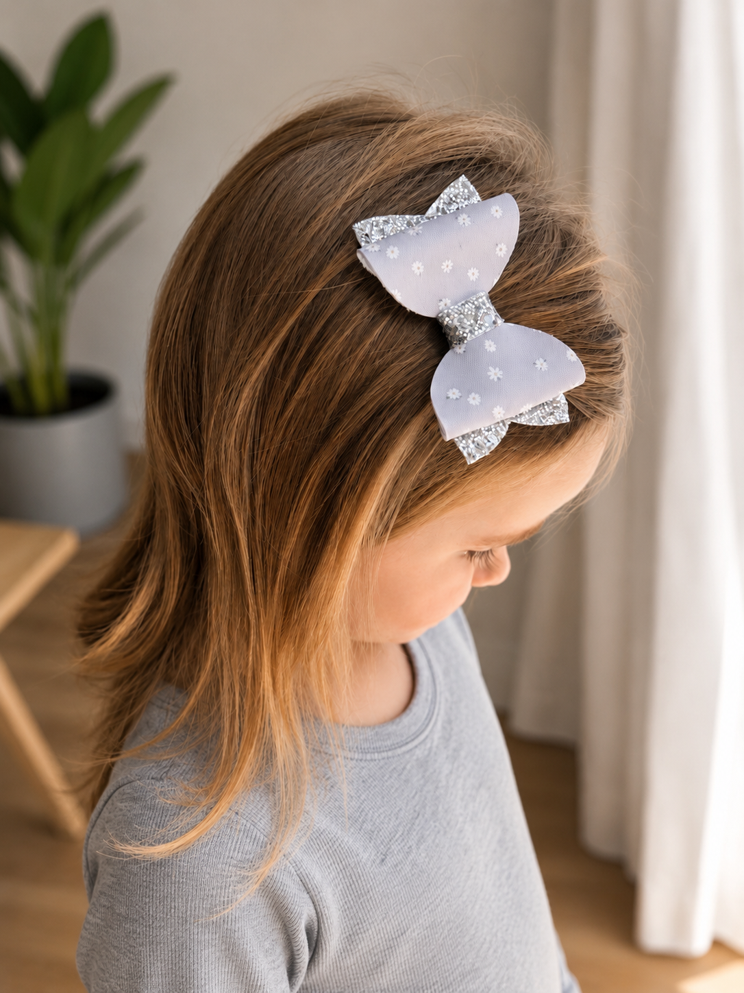 Boucle Douce Marguerite Argentée 🤍